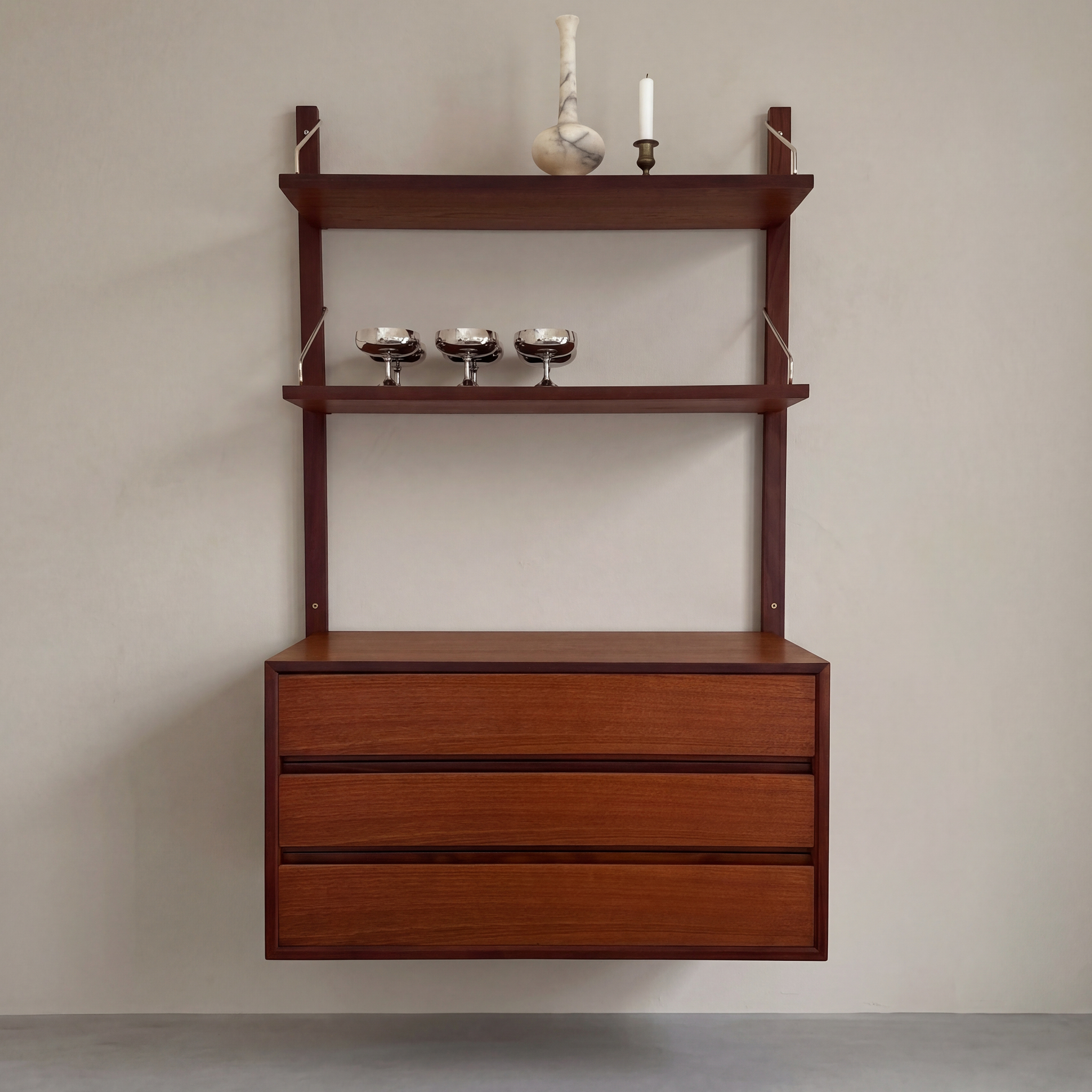 Wall Unit Royal by Poul Cadovius | 135cm